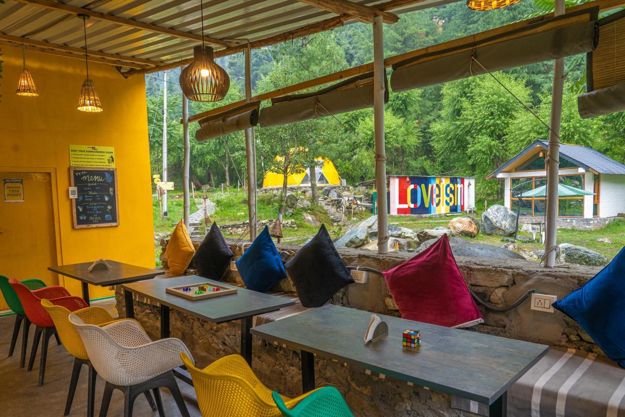 Whoopers Boutique Resort Jibhi ภายนอก รูปภาพ