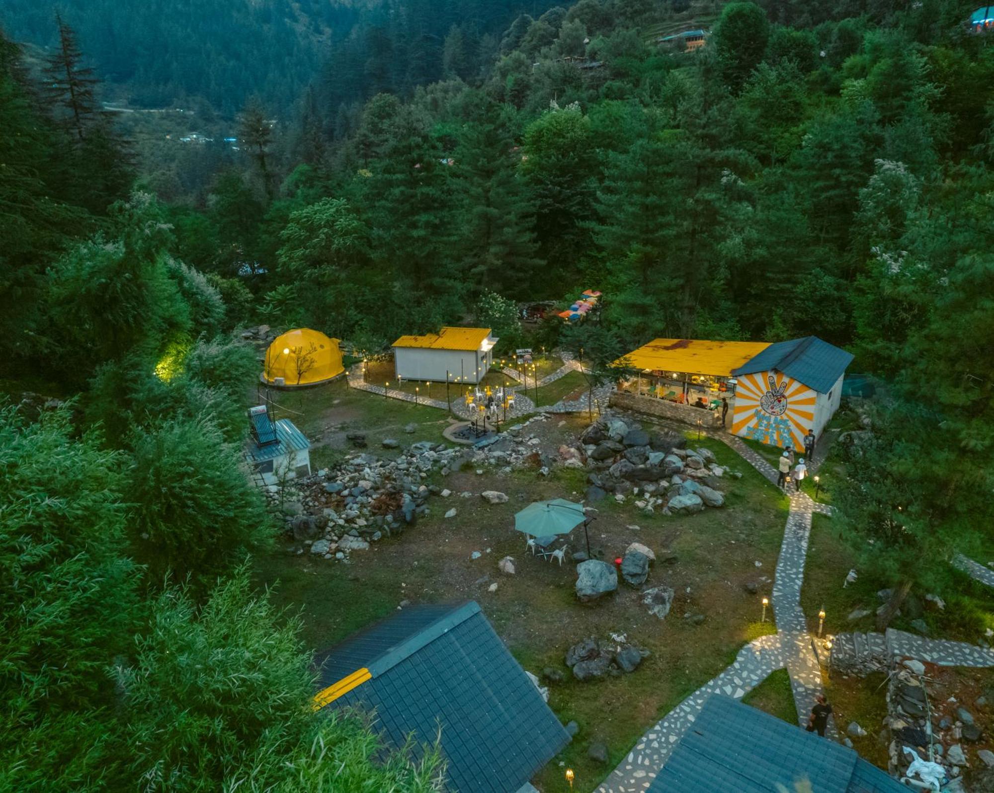 Whoopers Boutique Resort Jibhi ภายนอก รูปภาพ