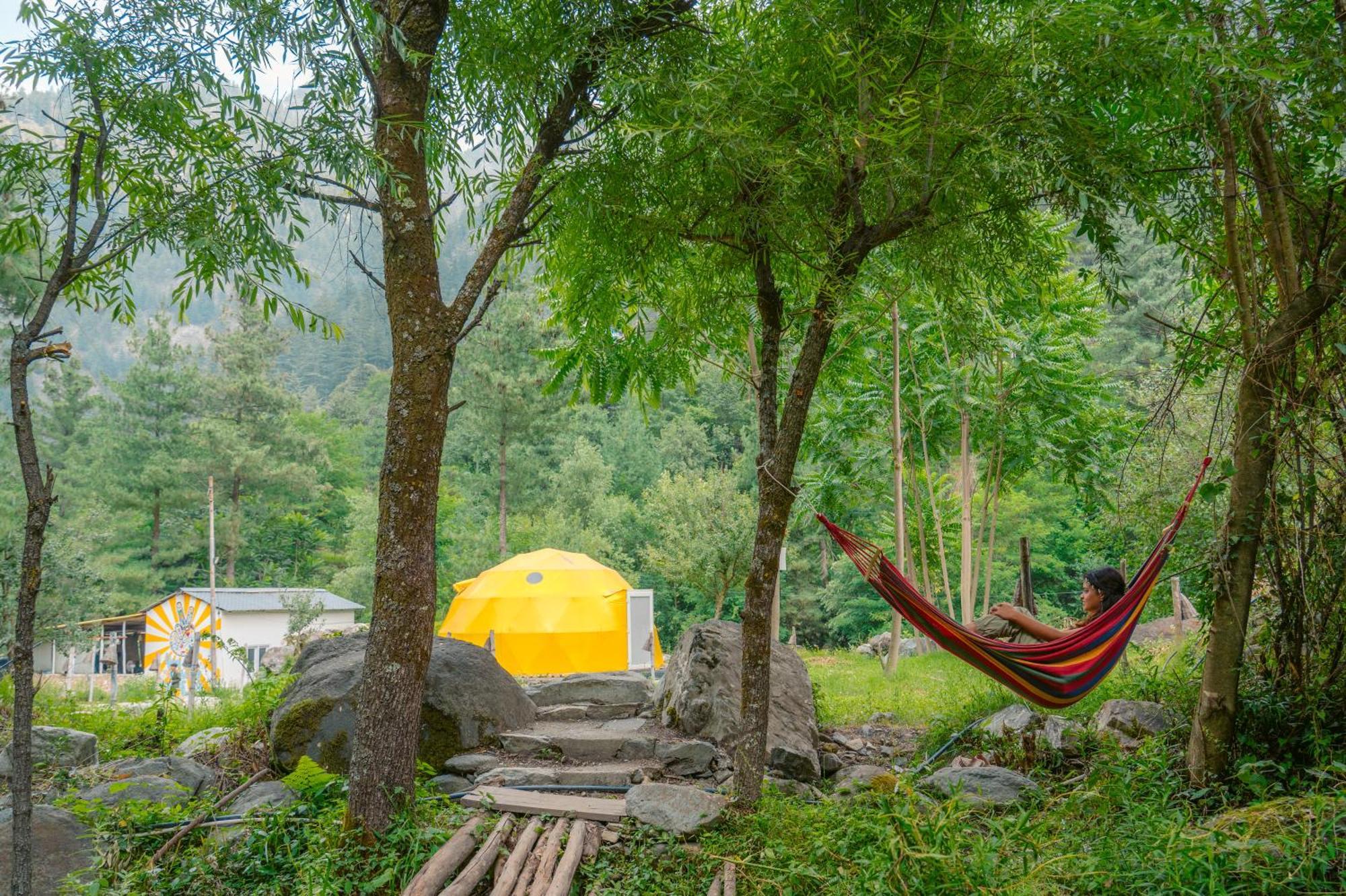 Whoopers Boutique Resort Jibhi ภายนอก รูปภาพ