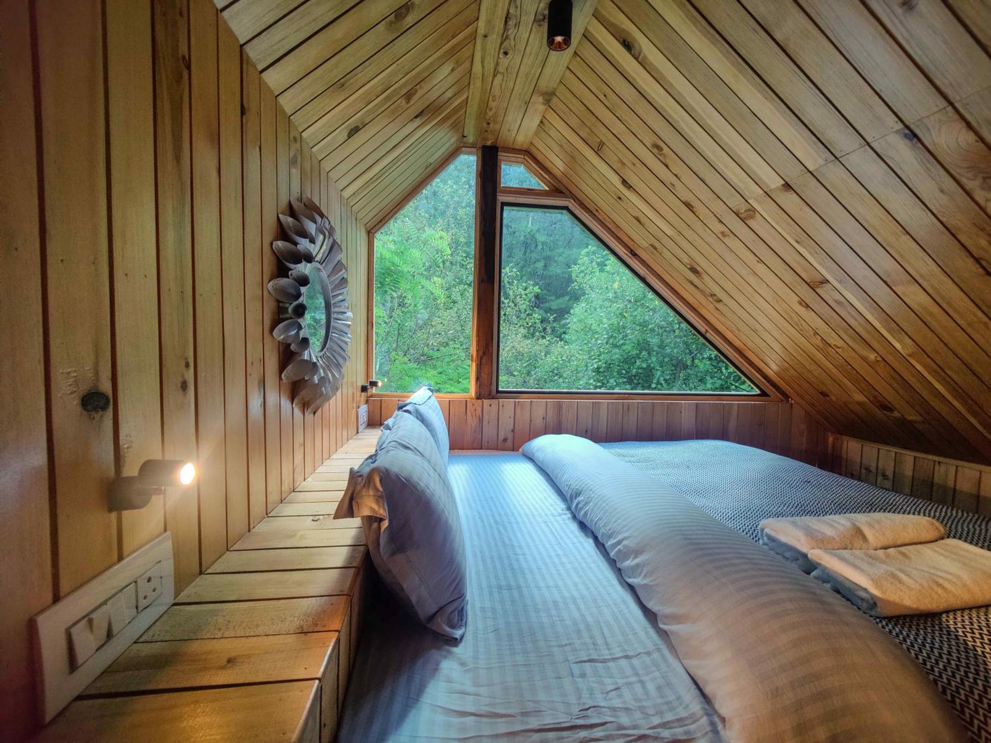 Whoopers Boutique Resort Jibhi ภายนอก รูปภาพ