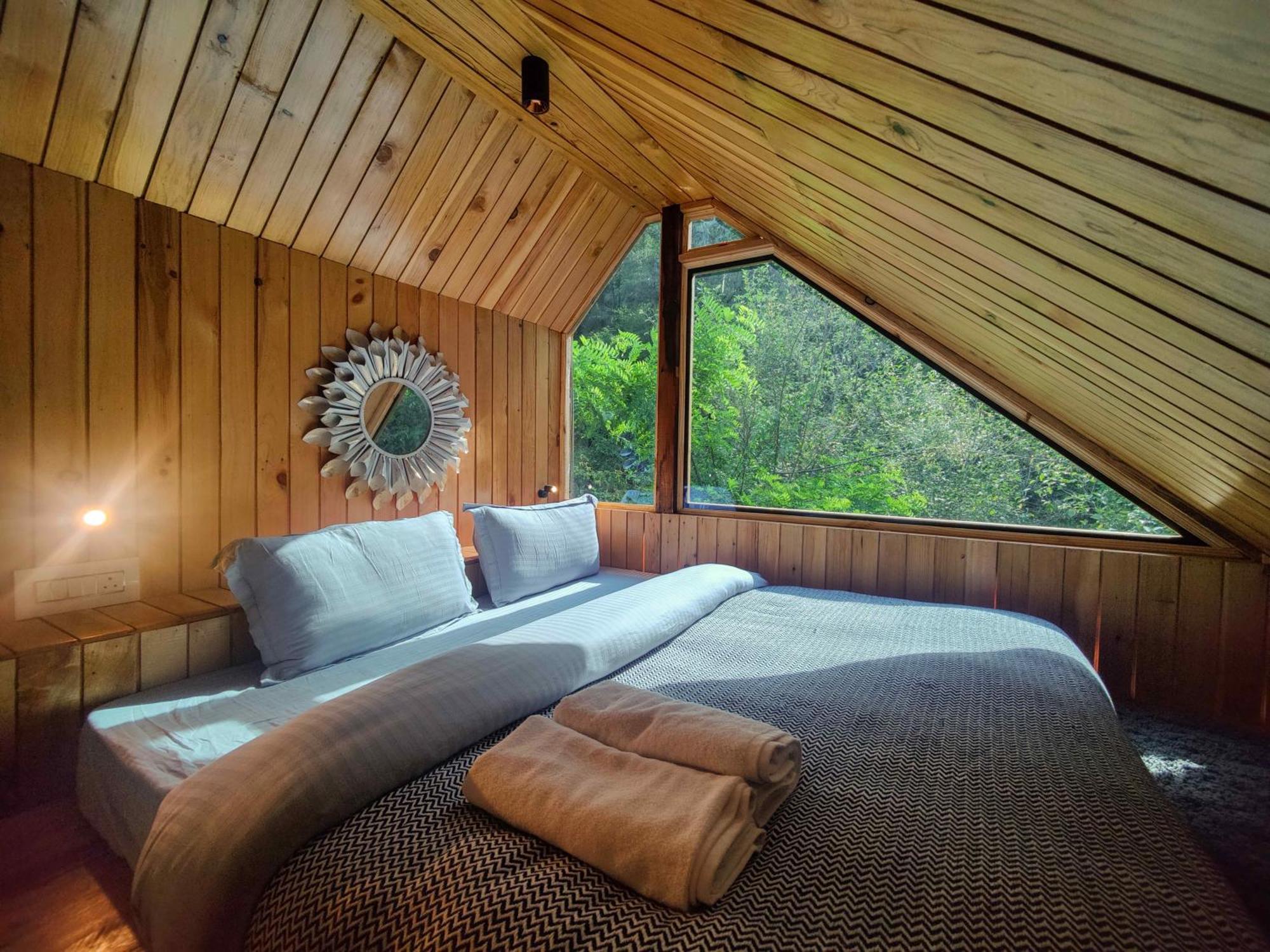 Whoopers Boutique Resort Jibhi ภายนอก รูปภาพ