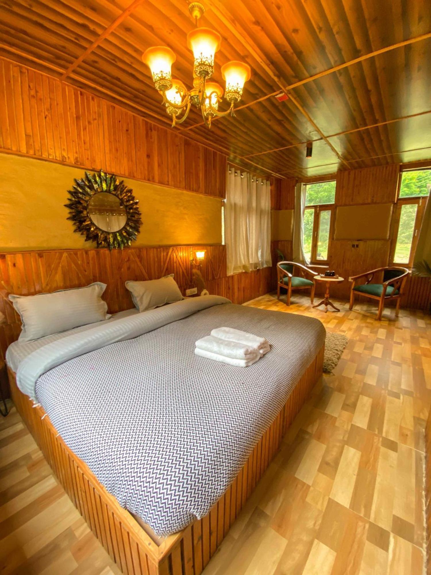 Whoopers Boutique Resort Jibhi ภายนอก รูปภาพ